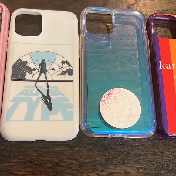 Six IPhone 11 Pro Cases - Picture 4 of 5